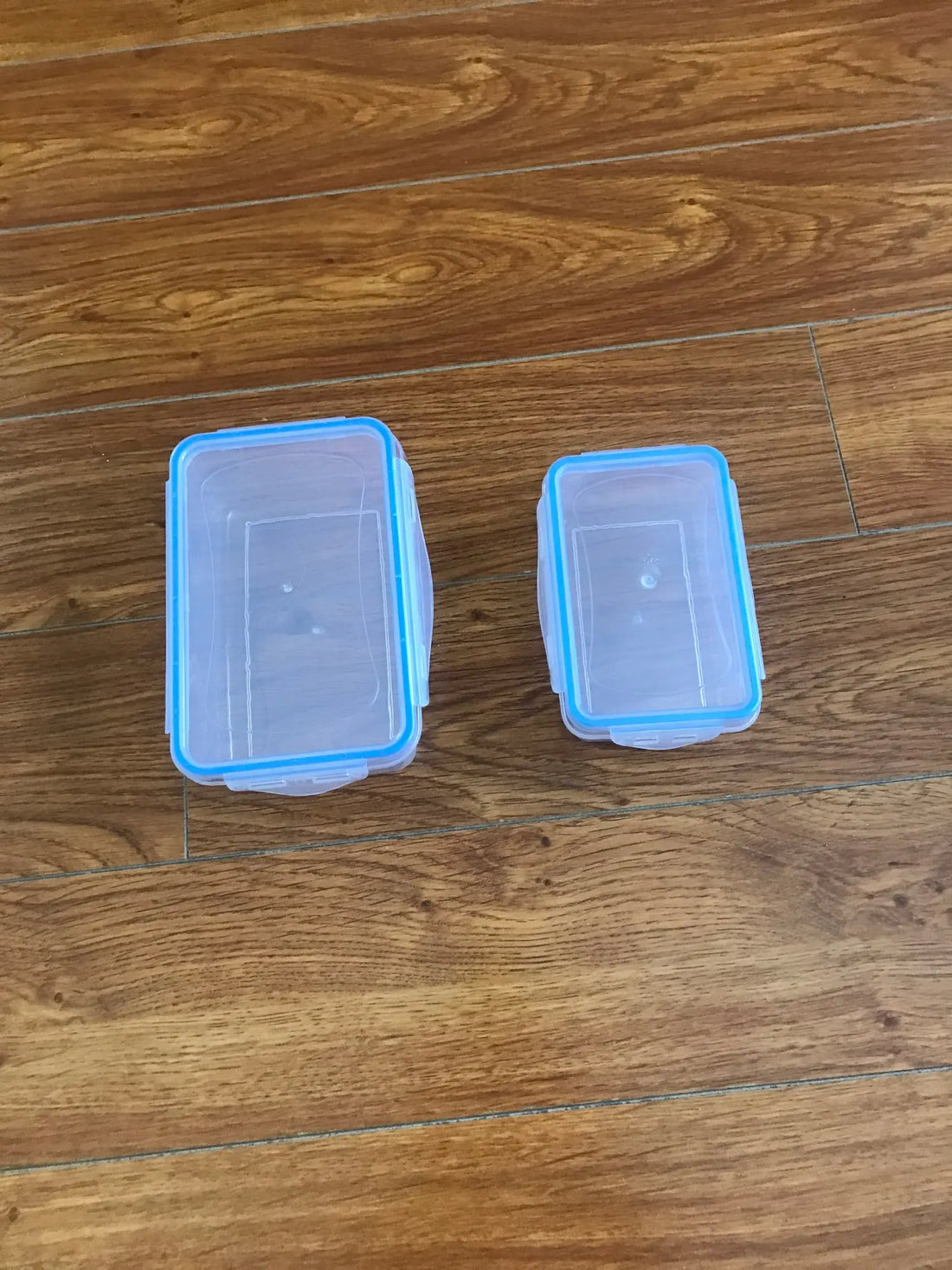 Side pocket of LOUVT Expansible Travel Bag holding smartwatch and wallet